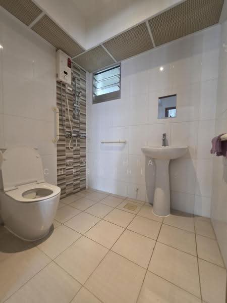409C Northshore Drive, 409C Northshore Drive, Hougang / Punggol / Sengkang, 3 Bedrooms, 1,011 sqft, HDB Flat For Rent, by Cynthia Cheraphlin Lee Kwai Hoe, 500255054 - Attached Bathroom - PropertyGuru.com.sg