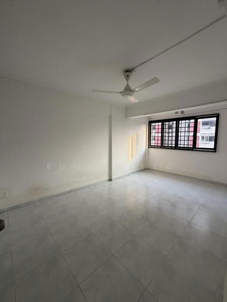 264 Waterloo Street, 264 Waterloo Street, Beach Road / Bugis / Rochor, 2 Bedrooms, 731 sqft, HDB Flat For Sale, by Eugene Yeo, 500255071 - Original Common Room - PropertyGuru.com.sg
