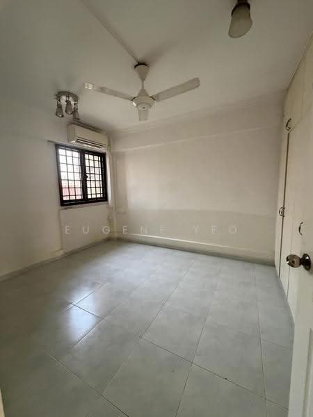 264 Waterloo Street, 264 Waterloo Street, Beach Road / Bugis / Rochor, 2 Bedrooms, 731 sqft, HDB Flat For Sale, by Eugene Yeo, 500255071 - Original Master Room - PropertyGuru.com.sg
