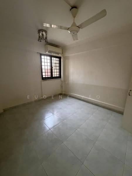 264 Waterloo Street, 264 Waterloo Street, Beach Road / Bugis / Rochor, 2 Bedrooms, 731 sqft, HDB Flat For Sale, by Eugene Yeo, 500255071 - Original Master Room - PropertyGuru.com.sg