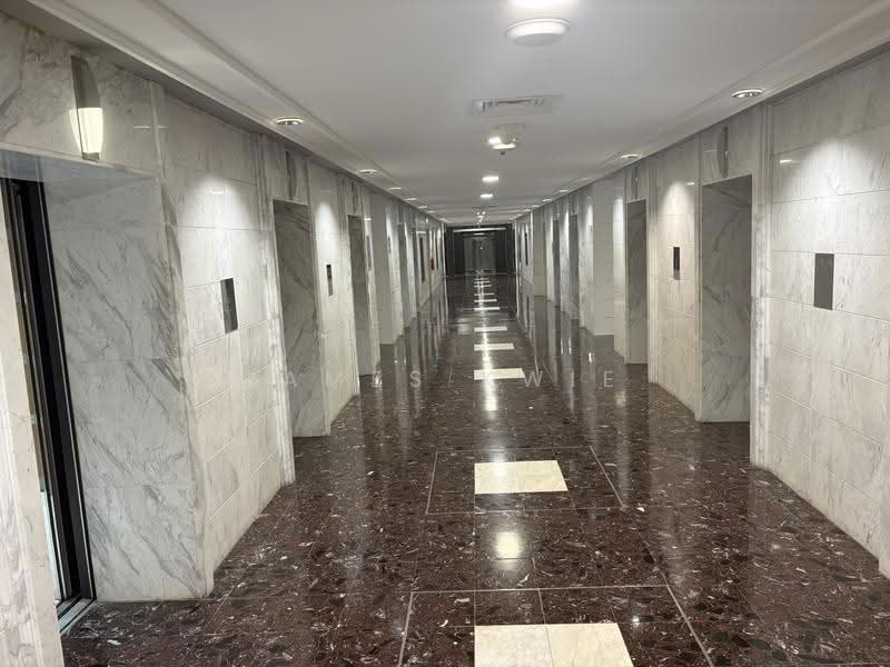 International Plaza, 10 Anson Road, Chinatown / Tanjong Pagar, 522 sqft, Office For Rent, by James Kwie, 500255093 - Lift Lobby and Corridor - CommercialGuru.com.sg