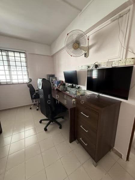 204 Yishun Street 21, 204 Yishun Street 21, Sembawang / Yishun, Room Rental, 130 sqft, HDB Flat For Rent, by Frederick Cheng, 500255102 - Study - PropertyGuru.com.sg