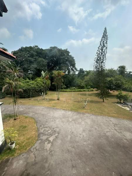 Colonial Black and White Bungalow, Mount Pleasant Road, Newton / Novena, 3 Bedrooms, 6,404 sqft, Bungalow House For Rent, by Michele Cabasug, 500255128 - Exterior - PropertyGuru.com.sg