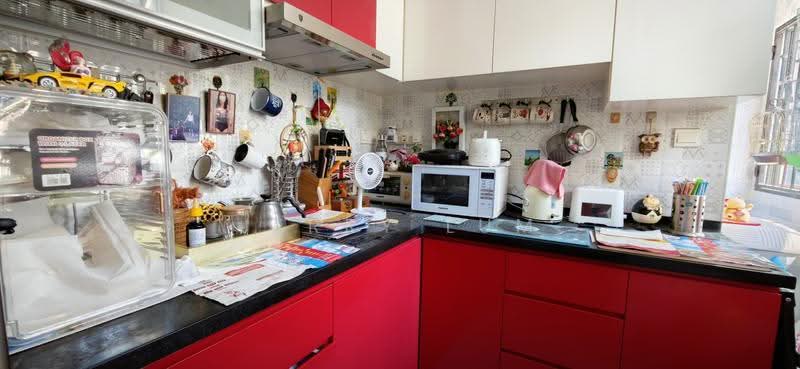 The Sunflower, 10 Lorong 28 Geylang, Eunos / Geylang / Paya Lebar, 3 Bedrooms, 883 sqft, Apartment For Sale, by Jerry Lum, 500255136 - Kitchen - PropertyGuru.com.sg