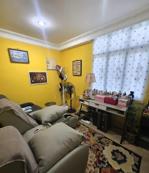 The Sunflower, 10 Lorong 28 Geylang, Eunos / Geylang / Paya Lebar, 3 Bedrooms, 883 sqft, Apartment For Sale, by Jerry Lum, 500255136 - Study - PropertyGuru.com.sg