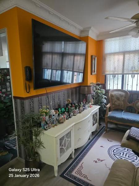 The Sunflower, 10 Lorong 28 Geylang, Eunos / Geylang / Paya Lebar, 3 Bedrooms, 883 sqft, Apartment For Sale, by Jerry Lum, 500255136 - Living Room - PropertyGuru.com.sg