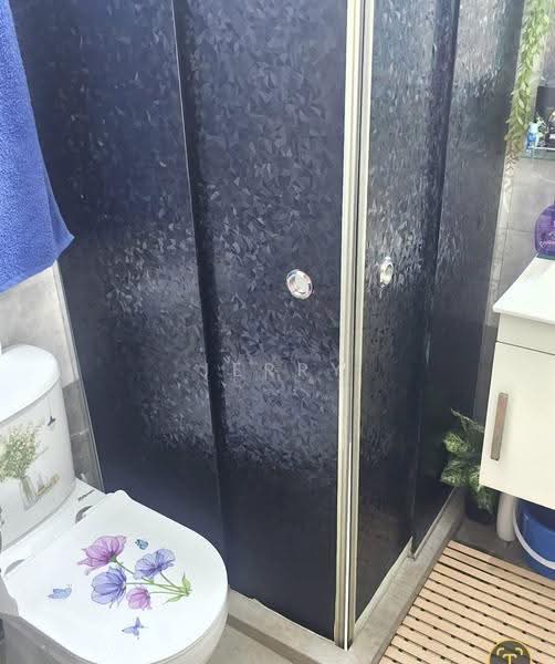 The Sunflower, 10 Lorong 28 Geylang, Eunos / Geylang / Paya Lebar, 3 Bedrooms, 883 sqft, Apartment For Sale, by Jerry Lum, 500255136 - Bathroom - PropertyGuru.com.sg