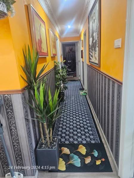 The Sunflower, 10 Lorong 28 Geylang, Eunos / Geylang / Paya Lebar, 3 Bedrooms, 883 sqft, Apartment For Sale, by Jerry Lum, 500255136 - Corridor - PropertyGuru.com.sg