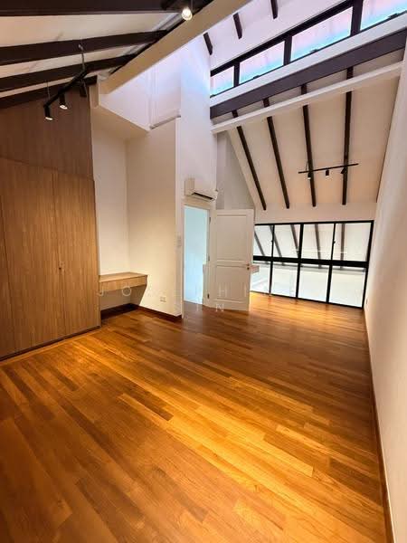 Conservation shophouse, Mosque Street, Chinatown / Tanjong Pagar, 3 Bedrooms, 1,430 sqft, Shophouse For Rent, by Josephine Sin, 500255146 - Master bedroom - PropertyGuru.com.sg