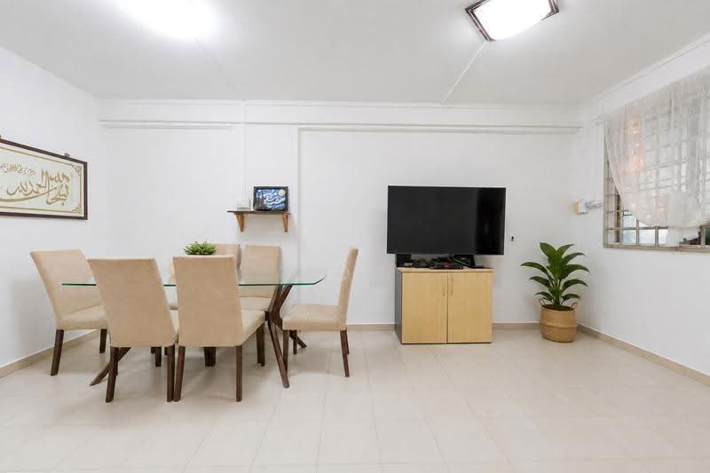 506 Bukit Batok Street 52, 506 Bukit Batok Street 52, Dairy Farm / Bukit Panjang / Choa Chu Kang, 2 Bedrooms, 742 sqft, HDB Flat For Sale, by Toh Jun Ping, 500255164 - Living Room - PropertyGuru.com.sg