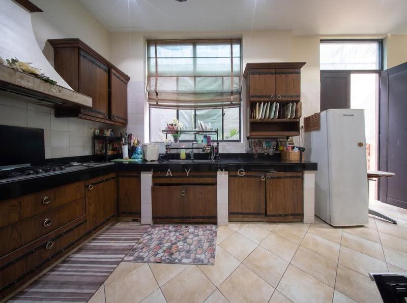 D15LANDED.COM Well Maintained Bungalow at Siglap with Pool and Lift, Frankel Estate, Siglap, East Coast / Marine Parade, 9 Bedrooms, 10,000 sqft, Bungalow House For Sale, by Jay Ng, 500255165 - PropertyGuru.com.sg