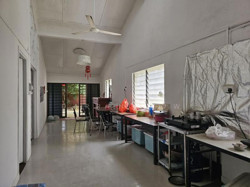 Jalan Kuras, Jalan Kuras, Ang Mo Kio / Bishan / Thomson, 4 Bedrooms, 2,500 sqft, Corner Terrace For Sale, by Darren Leow, 500255180 - Kitchen - PropertyGuru.com.sg