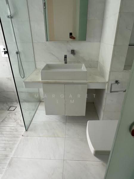 Holland Residences, 1 Taman Warna, Tanglin / Holland / Bukit Timah, 3 Bedrooms, 1,884 sqft, Condominium For Rent, by Margaret Lim, 500255187 - Bathroom - PropertyGuru.com.sg