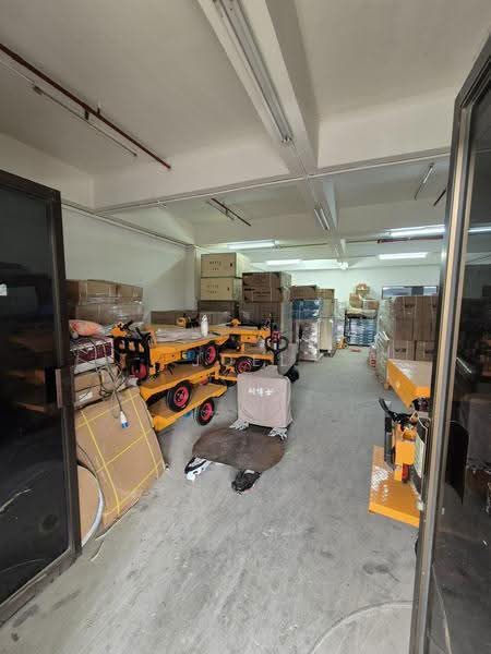 suits office and store! (Tannery)!, warehouse for rent!, Macpherson / Potong Pasir, 2,289 sqft, Light Industrial (B1) For Rent, by Joel Yong, 500255188 - CommercialGuru.com.sg
