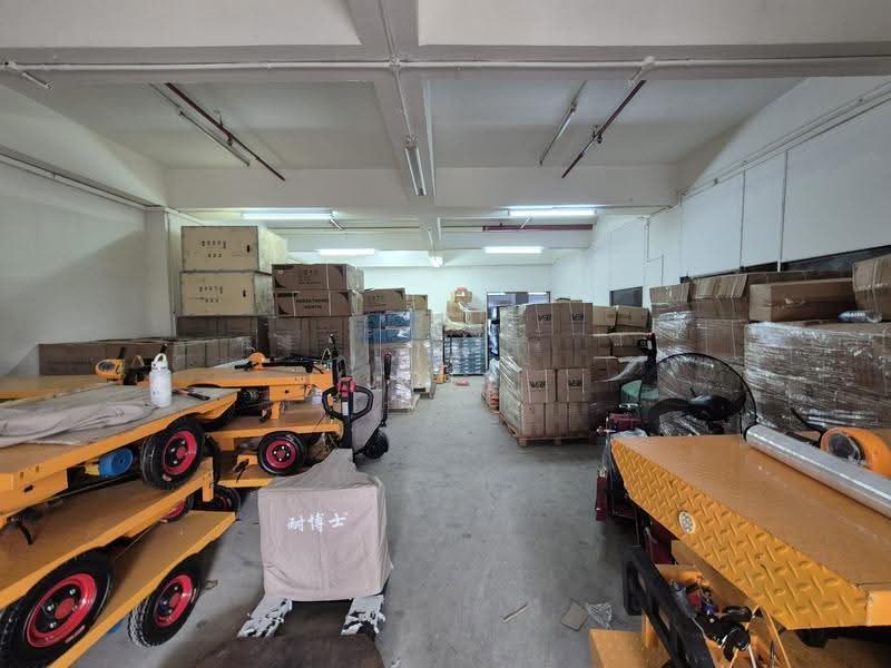 suits office and store! (Tannery)!, warehouse for rent!, Macpherson / Potong Pasir, 2,289 sqft, Light Industrial (B1) For Rent, by Joel Yong, 500255188 - CommercialGuru.com.sg