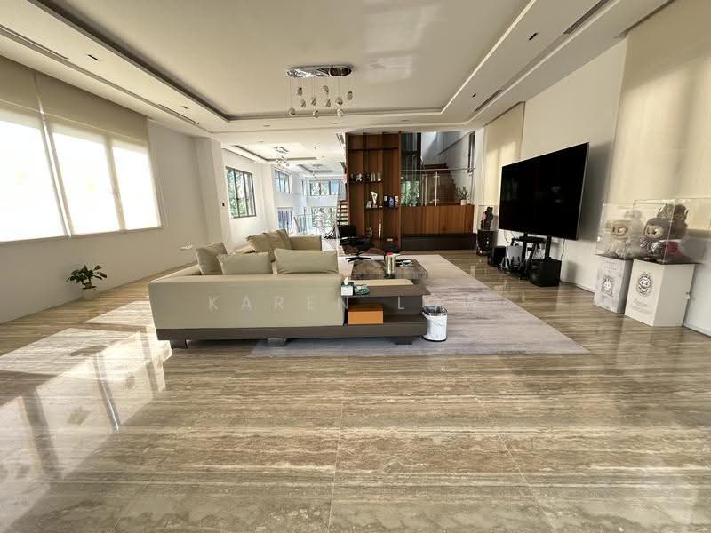 New Renovated Bungalow! Huge Living and Entertainment Spaces, Sunset Way, Sunset View, Sunset Heights, Clementi Park / Upper Bukit Timah, 5 Bedrooms, 8,187 sqft, Detached House For Sale, by Karen Low, 500255195 - Living Room - PropertyGuru.com.sg