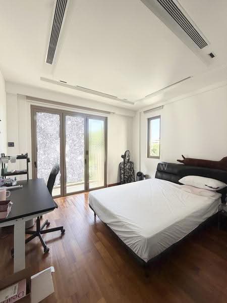 New Renovated Bungalow! Huge Living and Entertainment Spaces, Sunset Way, Sunset View, Sunset Heights, Clementi Park / Upper Bukit Timah, 5 Bedrooms, 8,187 sqft, Detached House For Sale, by Karen Low, 500255195 - Bedroom - PropertyGuru.com.sg