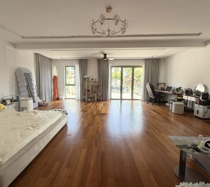 New Renovated Bungalow! Huge Living and Entertainment Spaces, Sunset Way, Sunset View, Sunset Heights, Clementi Park / Upper Bukit Timah, 5 Bedrooms, 8,187 sqft, Detached House For Sale, by Karen Low, 500255195 - Bedroom - PropertyGuru.com.sg