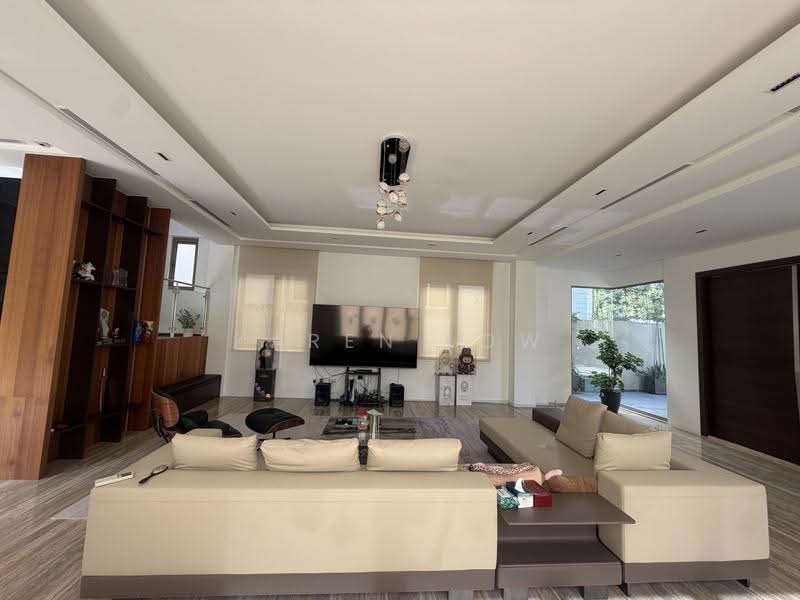 New Renovated Bungalow! Huge Living and Entertainment Spaces, Sunset Way, Sunset View, Sunset Heights, Clementi Park / Upper Bukit Timah, 5 Bedrooms, 8,187 sqft, Detached House For Sale, by Karen Low, 500255195 - Living Room - PropertyGuru.com.sg