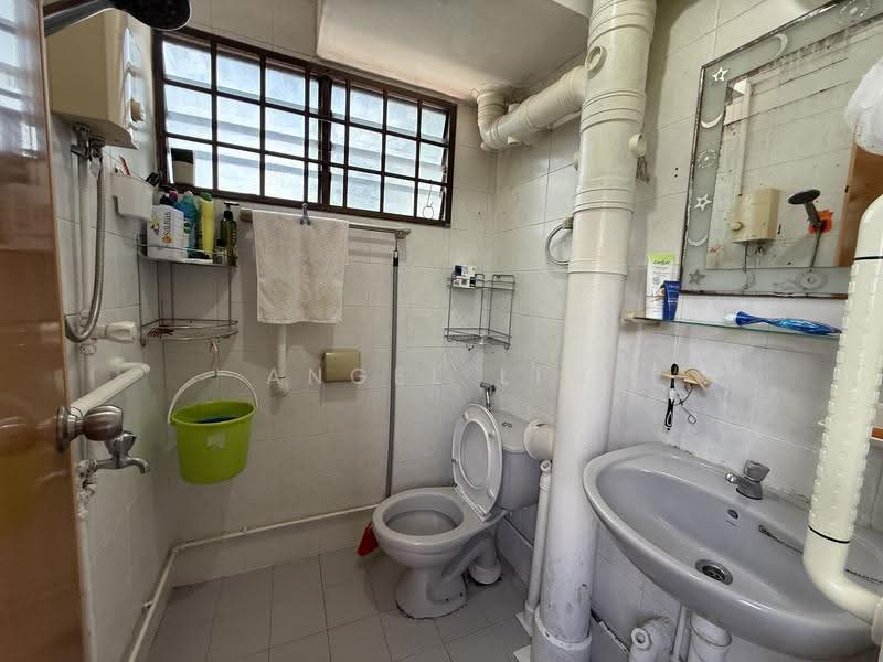 325 Ang Mo Kio Avenue 3, 325 Ang Mo Kio Avenue 3, Ang Mo Kio / Bishan / Thomson, Room Rental, 150 sqft, HDB Flat For Rent, by Angel Lim, 500255204 - Bathroom - PropertyGuru.com.sg