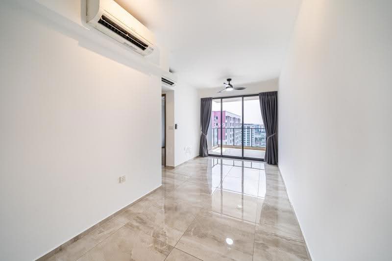 Affinity At Serangoon, Hougang / Punggol / Sengkang, 3 Bedrooms, 850 sqft, Condominium For Sale, by Shawn Tay, 500255218 - Balcony - PropertyGuru.com.sg