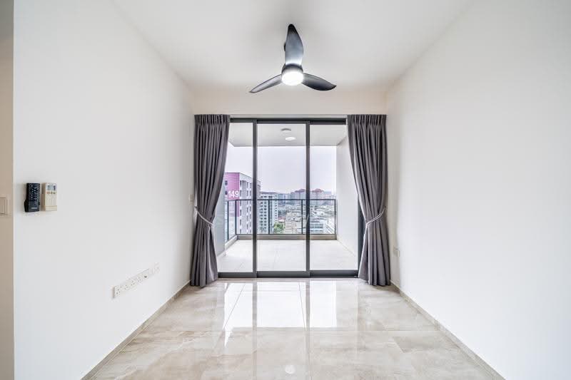 Affinity At Serangoon, Hougang / Punggol / Sengkang, 3 Bedrooms, 850 sqft, Condominium For Sale, by Shawn Tay, 500255218 - Balcony - PropertyGuru.com.sg
