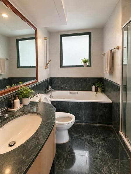 Palm Gardens, 3 Hong San Walk, Dairy Farm / Bukit Panjang / Choa Chu Kang, 3 Bedrooms, 1,206 sqft, Condominium For Sale, by Germaine Koh, 500255241 - Bathroom - PropertyGuru.com.sg