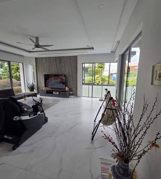 HILLTOP BUNGALOW, LYNWOOD GROVE, Newton / Novena, 7 Bedrooms, 13,000 sqft, Bungalow House For Sale, by Dan Lim, 500255245 - Living Room - PropertyGuru.com.sg