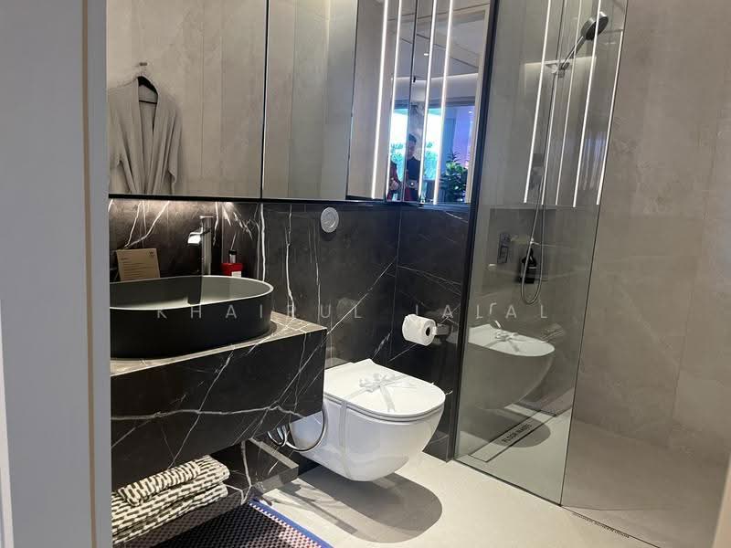 W Residences Marina View - Singapore, 22 Marina View, Boat Quay / Raffles Place / Marina, 3 Bedrooms, 1,195 sqft, Condominium For Sale, by Khairul Jalal, 500255246 - Bathroom - PropertyGuru.com.sg