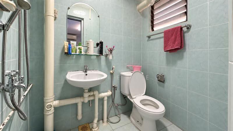 576 Ang Mo Kio Avenue 10, 576 Ang Mo Kio Avenue 10, Ang Mo Kio / Bishan / Thomson, 2 Bedrooms, 721 sqft, HDB Flat For Sale, by Minnie Teo, 500255250 - Bathroom - PropertyGuru.com.sg