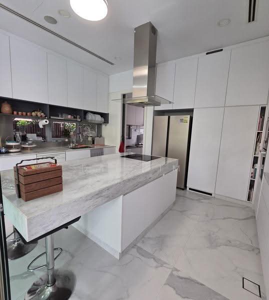 Multi generation bungalow near MRt, SUNDRIDGE PARK, Clementi Park / Upper Bukit Timah, 7 Bedrooms, 13,000 sqft, Bungalow House For Sale, by Dan Lim, 500255253 - Kitchen - PropertyGuru.com.sg