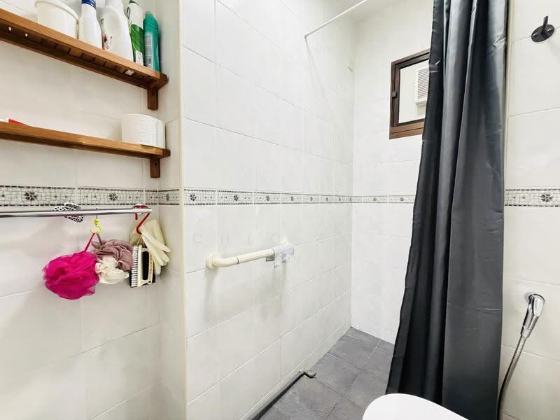 90 Tanglin Halt Road, 90 Tanglin Halt Road, Alexandra / Commonwealth, Room Rental, 100 sqft, HDB Flat For Rent, by Chlo Ee, 500255293 - Bathroom - PropertyGuru.com.sg