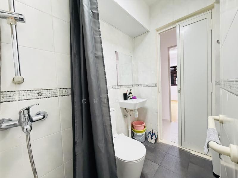 90 Tanglin Halt Road, 90 Tanglin Halt Road, Alexandra / Commonwealth, Room Rental, 100 sqft, HDB Flat For Rent, by Chlo Ee, 500255293 - Bathroom - PropertyGuru.com.sg