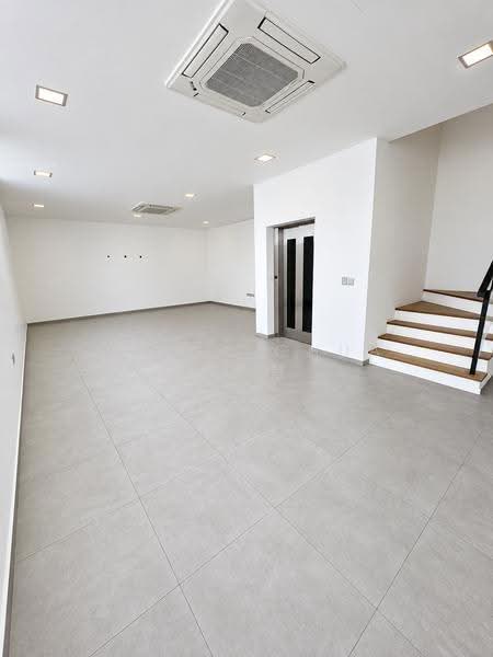 2 Wak Hassan Place, Wak Hassan Place, Sembawang / Yishun, 6 Bedrooms, 7,335 sqft, Semi-Detached House For Rent, by Rayne Chua 蔡美慧, 500255307 - Pool View Basement - PropertyGuru.com.sg