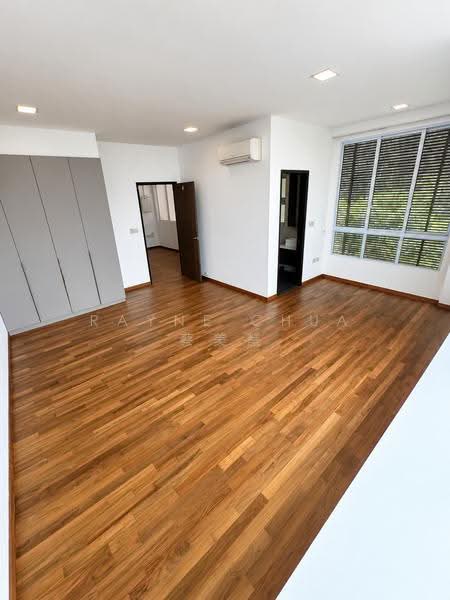 2 Wak Hassan Place, Wak Hassan Place, Sembawang / Yishun, 6 Bedrooms, 7,335 sqft, Semi-Detached House For Rent, by Rayne Chua 蔡美慧, 500255307 - Ensuite Junior Master Bedroom - PropertyGuru.com.sg