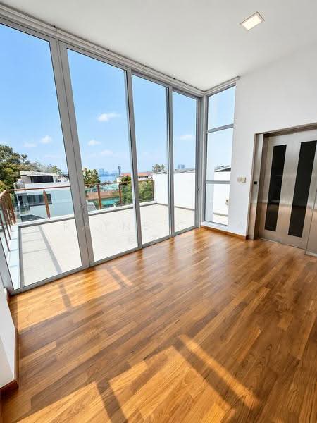 2 Wak Hassan Place, Wak Hassan Place, Sembawang / Yishun, 6 Bedrooms, 7,335 sqft, Semi-Detached House For Rent, by Rayne Chua 蔡美慧, 500255307 - Roof Terrace - PropertyGuru.com.sg