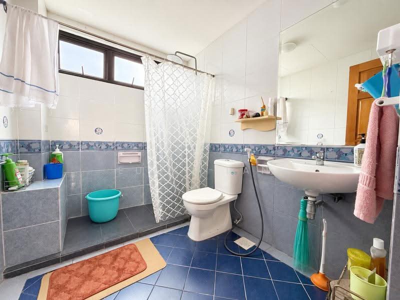 Chiltern Park, 131 Serangoon Avenue 3, Hougang / Punggol / Sengkang, 3 Bedrooms, 1,302 sqft, Condominium For Sale, by Eugen Tan, 500255319 - Bathroom - PropertyGuru.com.sg