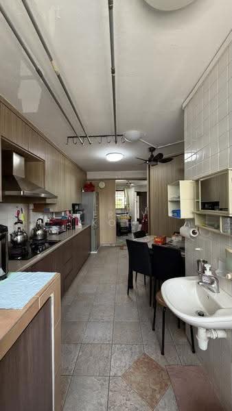 32 Cassia Crescent, 32 Cassia Crescent, Eunos / Geylang / Paya Lebar, 3 Bedrooms, 1,001 sqft, HDB Flat For Sale, by Perry Koh, 500255330 - Kitchen - PropertyGuru.com.sg