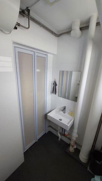 907 Tampines Avenue 4, 907 Tampines Avenue 4, Pasir Ris / Tampines, Room Rental, 145 sqft, HDB Flat For Rent, by Nicole Chan, 500255362 - Bathroom - PropertyGuru.com.sg