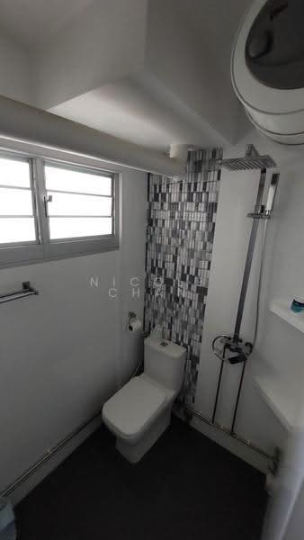 907 Tampines Avenue 4, 907 Tampines Avenue 4, Pasir Ris / Tampines, Room Rental, 145 sqft, HDB Flat For Rent, by Nicole Chan, 500255362 - Bathroom - PropertyGuru.com.sg