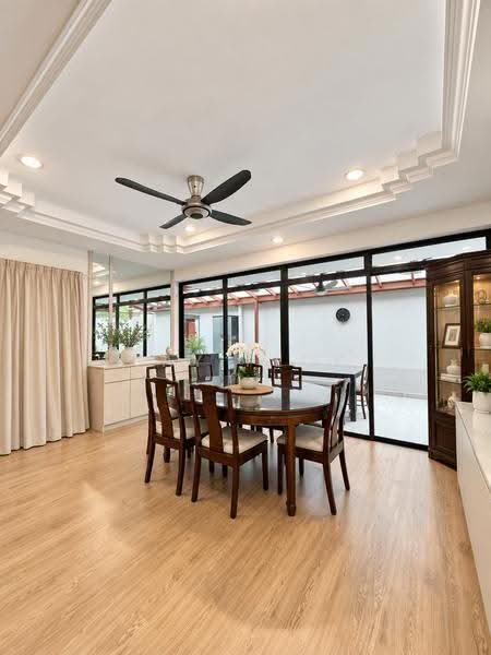 Huge 999-Year Corner Terrace with Home Lift Near Kovan MRT, Hougang / Punggol / Sengkang, 6 Bedrooms, 4,180 sqft, Corner Terrace For Sale, by JAY PECK, 500255381 - Dining Room - PropertyGuru.com.sg