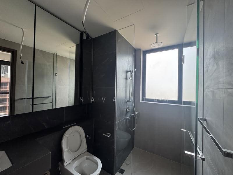 Hillock Green, 22-28 Lentor Central, Mandai / Upper Thomson, 3 Bedrooms, 947 sqft, Condominium For Sale, by Donavan Tan, 500255385 - Master Bedroom Toilet - PropertyGuru.com.sg