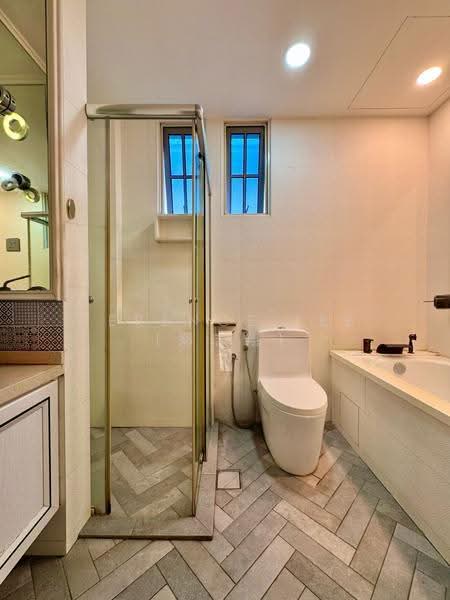St. Patrick's Green, 49 St. Patrick's Road, East Coast / Marine Parade, 3 Bedrooms, 1,130 sqft, Condominium For Sale, by Terence Tee (郑志翔), 500255402 - Master Bathroom - PropertyGuru.com.sg