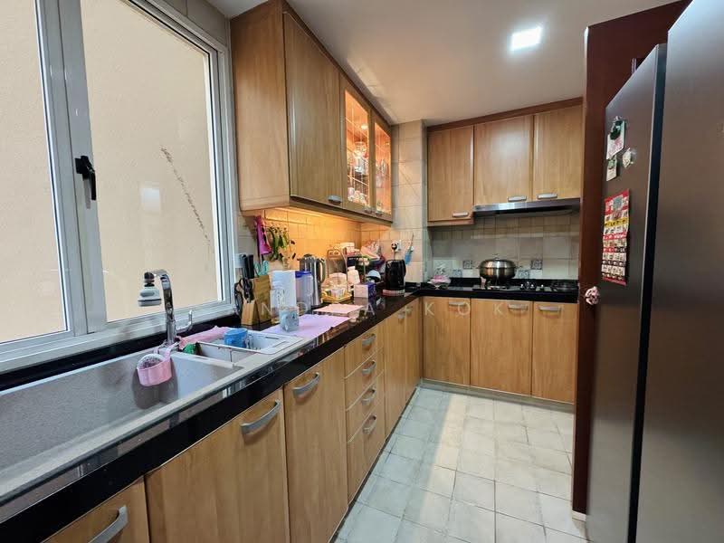 Seletar Springs Condominium, 104 Gerald Drive, Seletar / Yio Chu Kang, 3 Bedrooms, 1,335 sqft, Condominium For Sale, by Sandra Kok, 500255405 - Kitchen - PropertyGuru.com.sg
