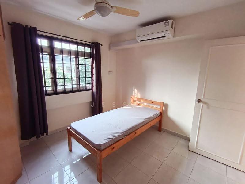 220 Hougang Street 21, 220 Hougang Street 21, Hougang / Punggol / Sengkang, 3 Bedrooms, 1,130 sqft, HDB Flat For Rent, by Jessie Lee, 500255409 - Bedroom - PropertyGuru.com.sg