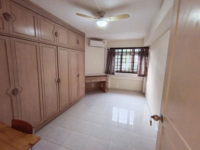 220 Hougang Street 21, 220 Hougang Street 21, Hougang / Punggol / Sengkang, 3 Bedrooms, 1,130 sqft, HDB Flat For Rent, by Jessie Lee, 500255409 - Bedroom - PropertyGuru.com.sg