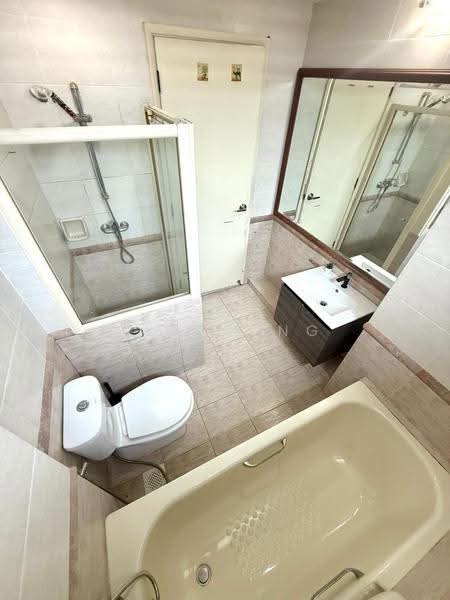 Regent Grove, 52 Choa Chu Kang North 7, Dairy Farm / Bukit Panjang / Choa Chu Kang, Room Rental, 180 sqft, Condominium For Rent, by Sean Ong, 500255410 - Bathroom - PropertyGuru.com.sg