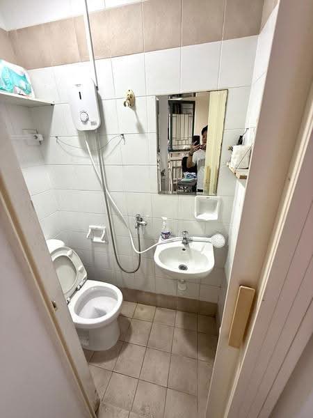 Regent Grove, 52 Choa Chu Kang North 7, Dairy Farm / Bukit Panjang / Choa Chu Kang, Room Rental, 100 sqft, Condominium For Rent, by Sean Ong, 500255413 - Bathroom - PropertyGuru.com.sg