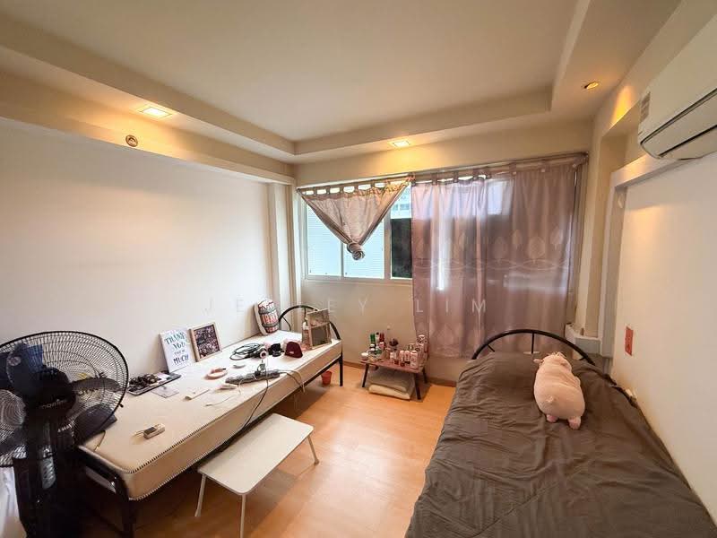 220 Lorong 8 Toa Payoh, 220 Lorong 8 Toa Payoh, Balestier / Toa Payoh, 3 Bedrooms, 882 sqft, HDB Flat For Rent, by Jesley Lim, 500255417 - Bedroom - PropertyGuru.com.sg