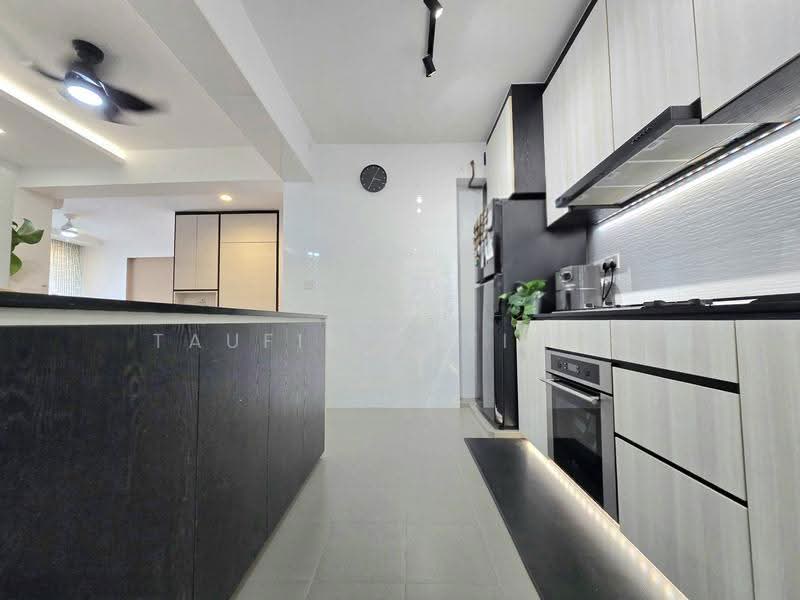 323C Sumang Walk, 323C Sumang Walk, Hougang / Punggol / Sengkang, 3 Bedrooms, 1,001 sqft, HDB Flat For Sale, by Taufik Batisah, 500255426 - Kitchen - PropertyGuru.com.sg